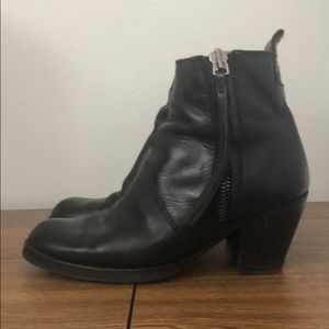 Acne Pistol Black Leather Ankle Boots Size 39